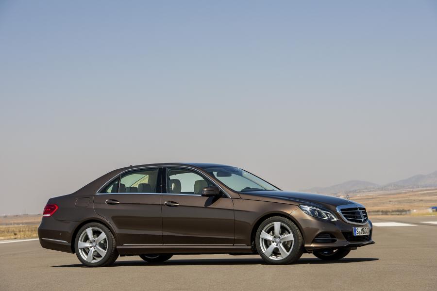  Mercedes-Benz E300 BlueTEC Hybrid 2013 года  (фото 14 из 30)